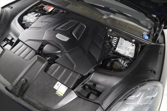 2022 Porsche Cayenne Platinum Edition