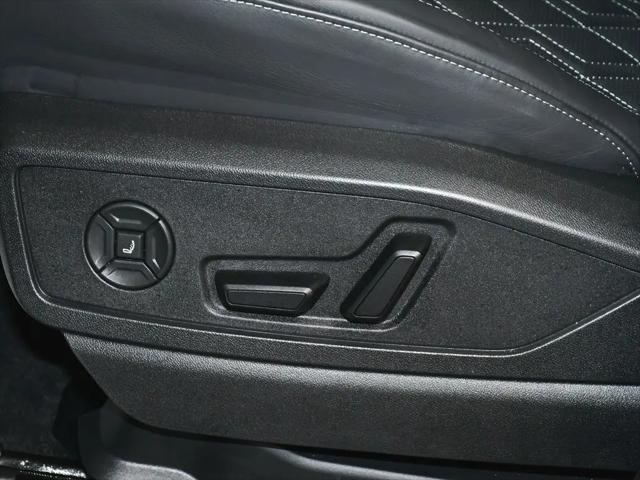 2025 Audi SQ5 Premium Plus TFSI quattro S tronic