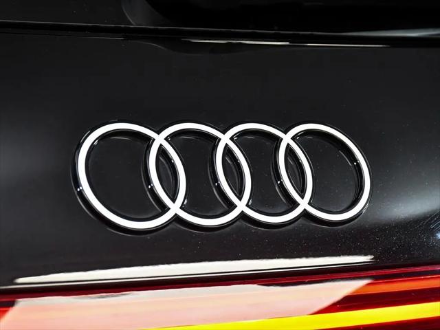 2025 Audi SQ5 Premium Plus TFSI quattro S tronic