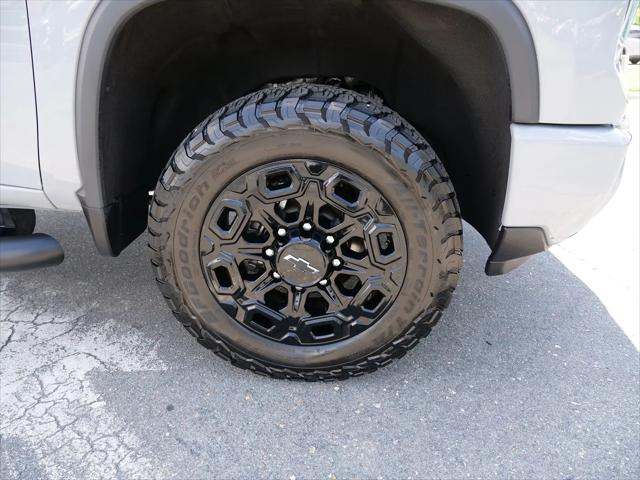 2024 Chevrolet Silverado 2500HD 4WD Crew Cab Standard Bed LT