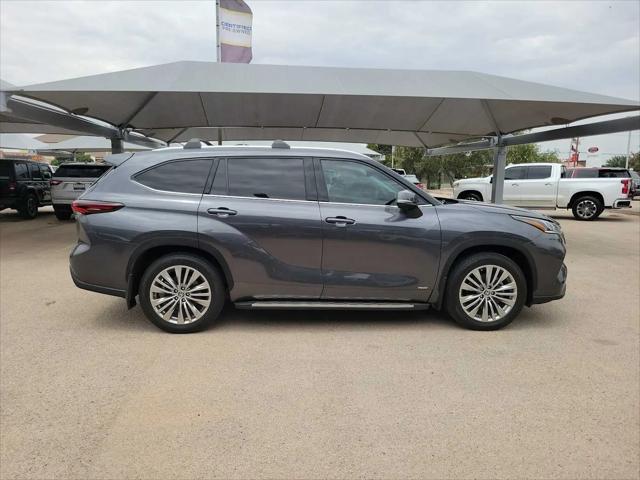 2025 Toyota Highlander Hybrid Platinum
