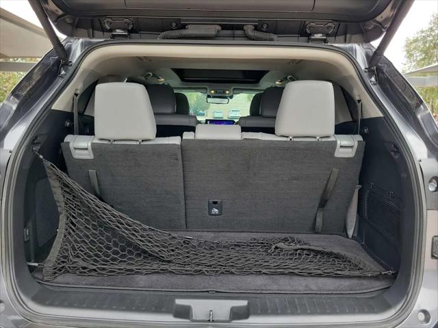 2025 Toyota Highlander Hybrid Platinum