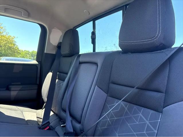 2026 Nissan Frontier Crew Cab Long Bed SV 4x2