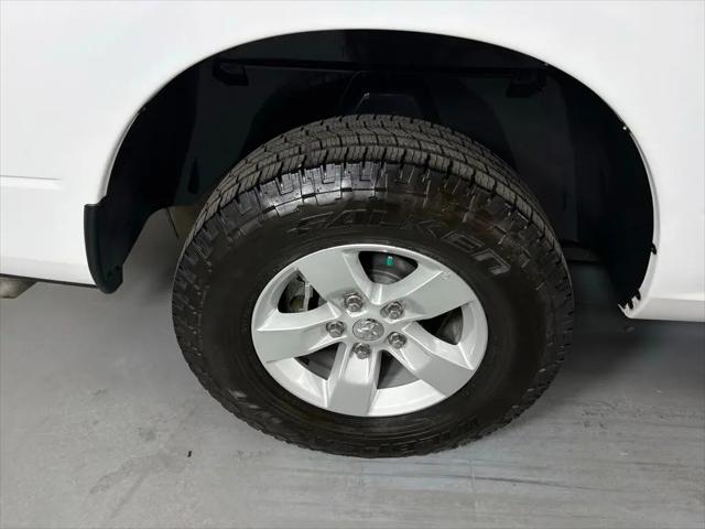 2019 Ram 1500 Classic SLT Crew Cab 4x2 6'4" Box