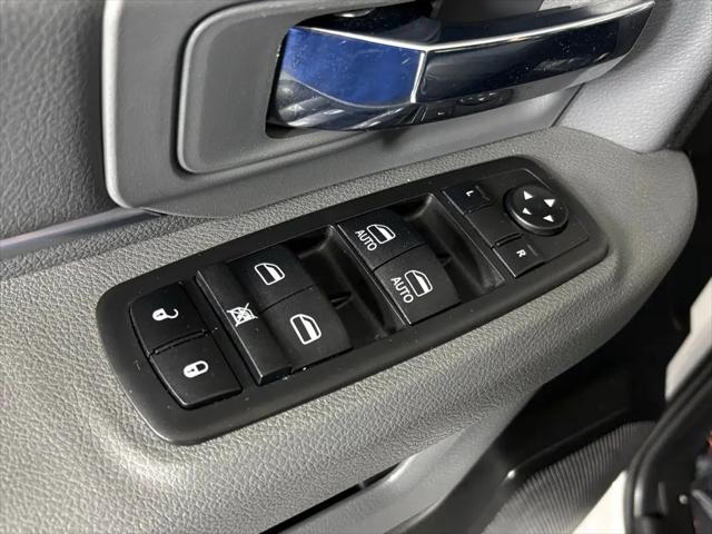 2019 Ram 1500 Classic SLT Crew Cab 4x2 6'4" Box