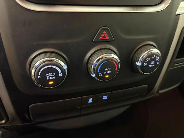 2019 Ram 1500 Classic SLT Crew Cab 4x2 6'4" Box
