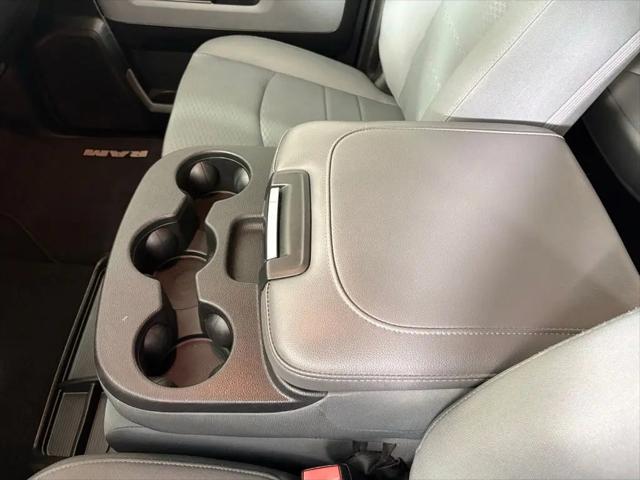2019 Ram 1500 Classic SLT Crew Cab 4x2 6'4" Box