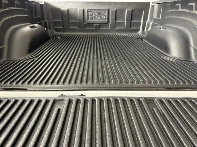 2019 Ram 1500 Classic SLT Crew Cab 4x2 6'4" Box