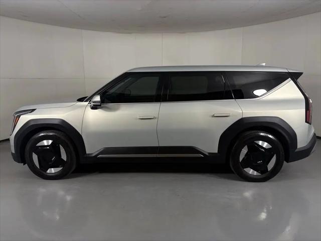 2024 Kia EV9 Light Short Range