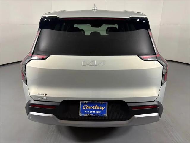 2024 Kia EV9 Light Short Range