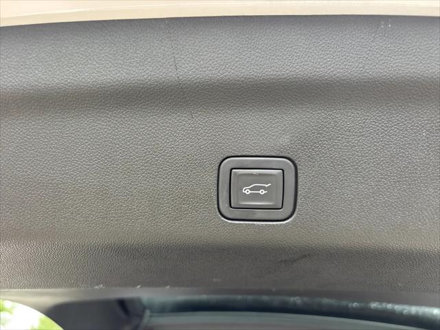 2023 GMC Yukon 4WD Denali