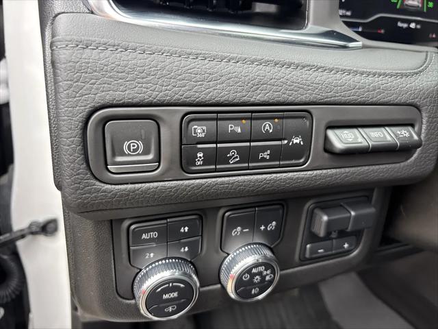2023 GMC Yukon 4WD Denali
