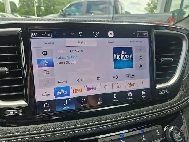 2027 Chrysler Pacifica Select