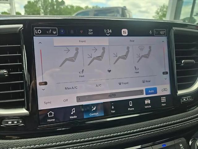 2027 Chrysler Pacifica Select