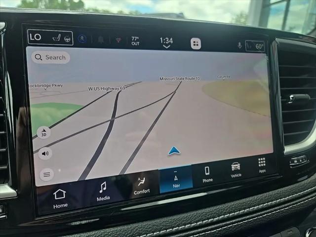 2027 Chrysler Pacifica Select
