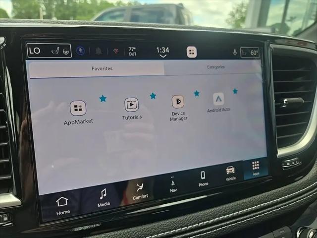 2027 Chrysler Pacifica Select