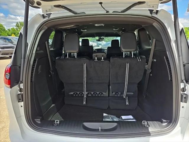 2027 Chrysler Pacifica Select