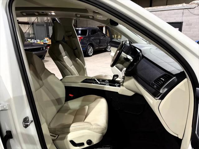 2020 Volvo XC90 T5 Momentum 7 Passenger