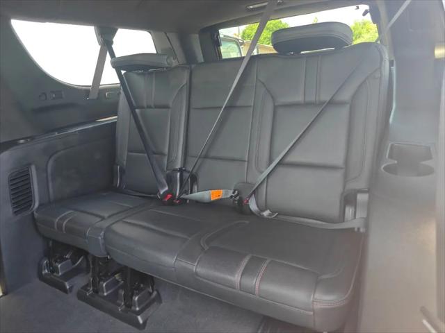 2022 Chevrolet Suburban 4WD RST