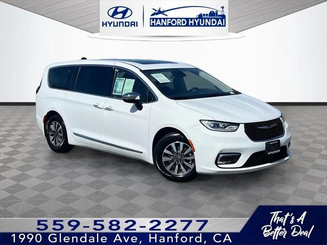 2023 Chrysler Pacifica Hybrid Limited for sale in Hanford, CA