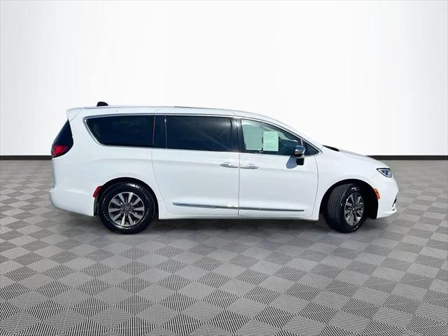 2023 Chrysler Pacifica Hybrid Limited