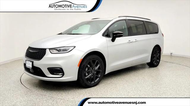 2024 Chrysler Pacifica Touring L AWD for sale in Wall Township, NJ
