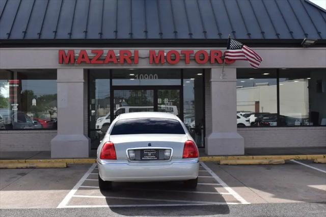 2007 Lincoln Town Car Signature Limited