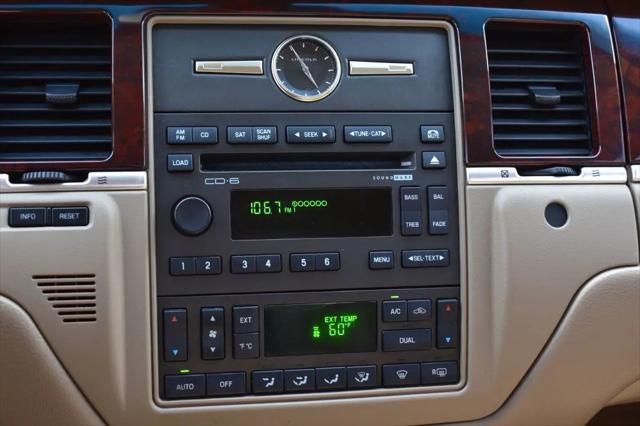 2007 Lincoln Town Car Signature Limited