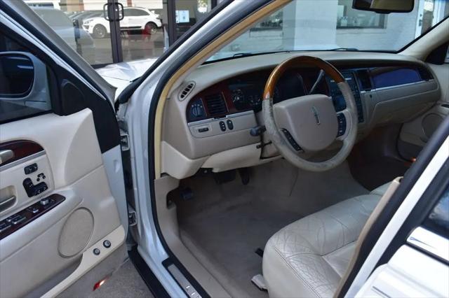 2007 Lincoln Town Car Signature Limited