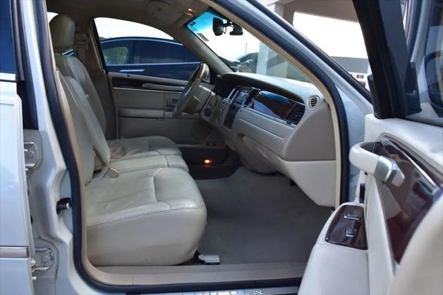 2007 Lincoln Town Car Signature Limited