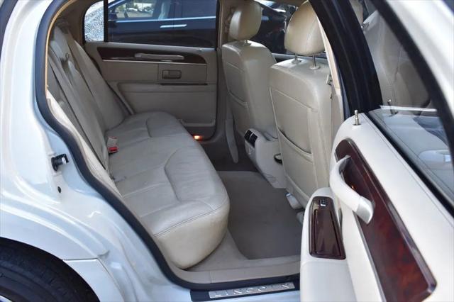 2007 Lincoln Town Car Signature Limited