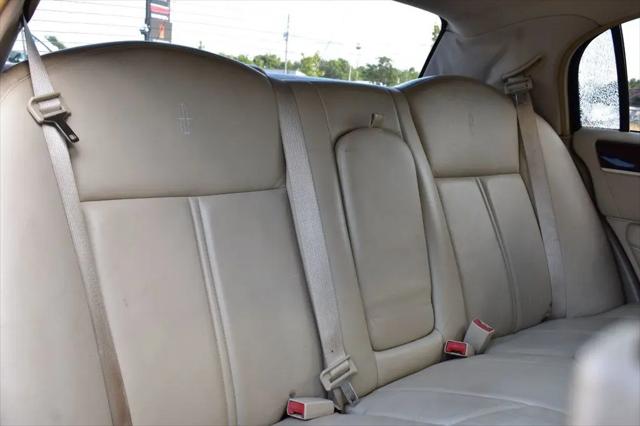2007 Lincoln Town Car Signature Limited