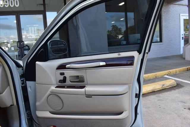 2007 Lincoln Town Car Signature Limited