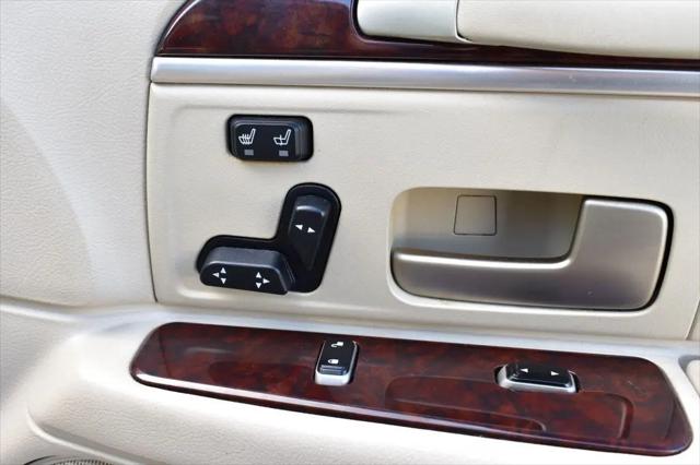 2007 Lincoln Town Car Signature Limited