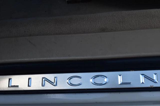 2007 Lincoln Town Car Signature Limited