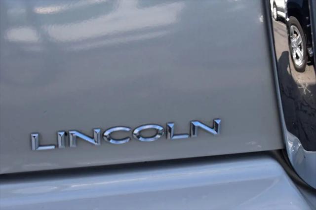 2007 Lincoln Town Car Signature Limited