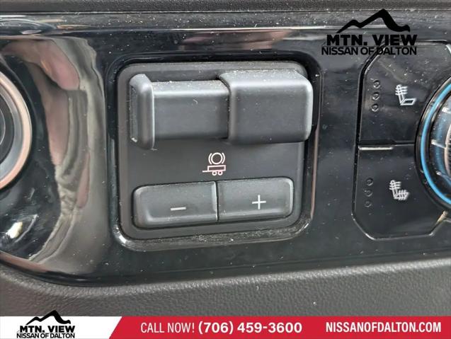 2025 GMC Sierra 1500 4WD Crew Cab Short Box SLT