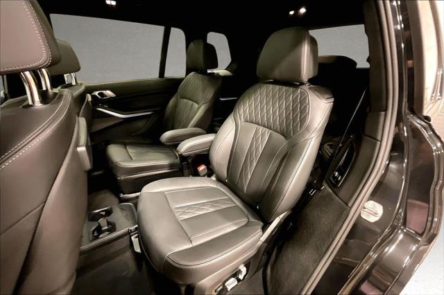 2022 BMW X7 M50i