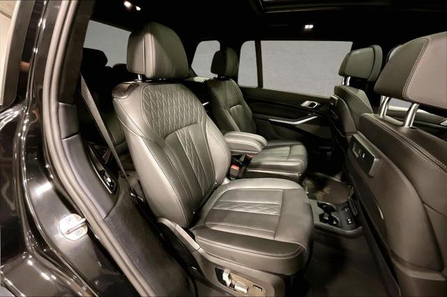 2022 BMW X7 M50i