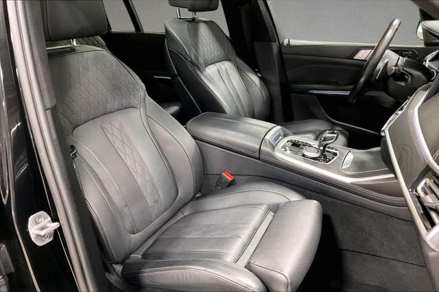 2022 BMW X7 M50i