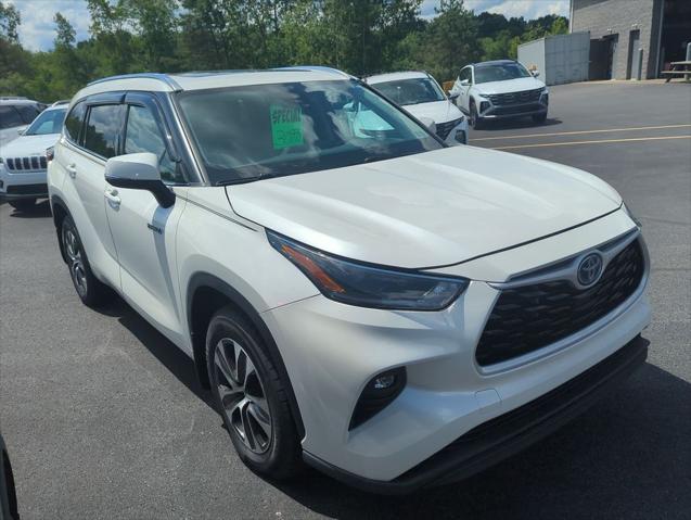 2021 Toyota Highlander Hybrid XLE for sale in DuBois, PA