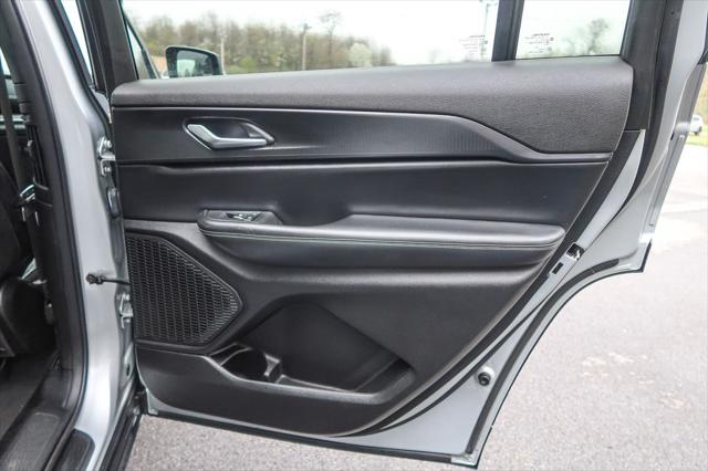 2023 Jeep Grand Cherokee L Altitude 4x2