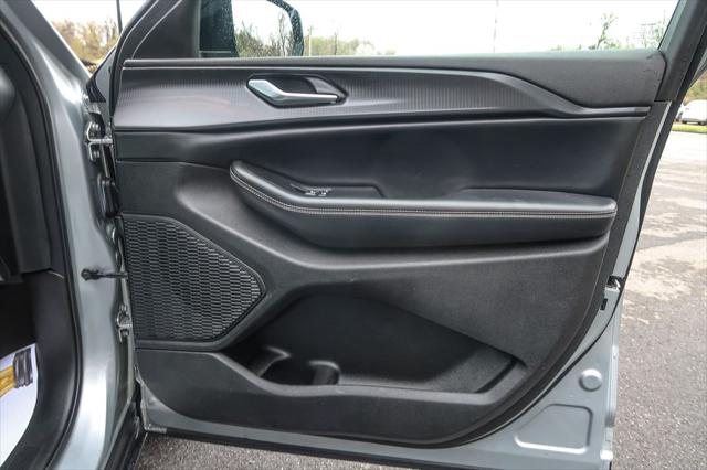 2023 Jeep Grand Cherokee L Altitude 4x2