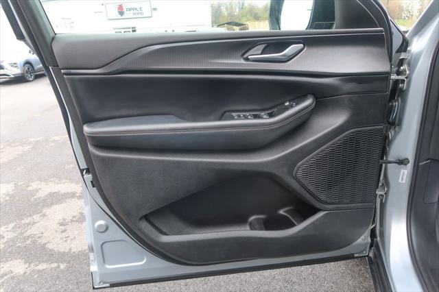 2023 Jeep Grand Cherokee L Altitude 4x2