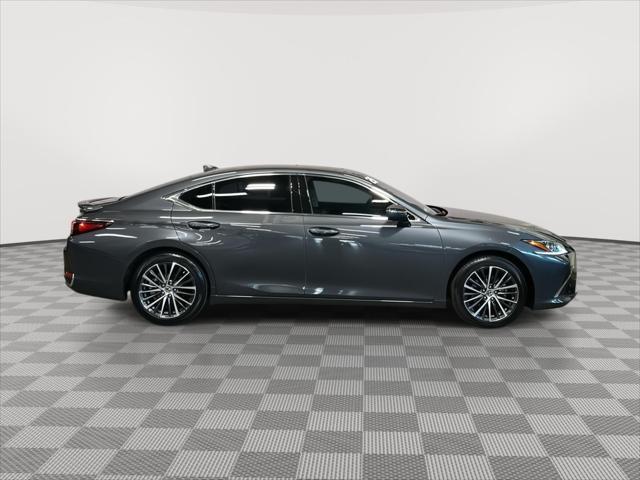 2025 Lexus ES 300h ES 300h