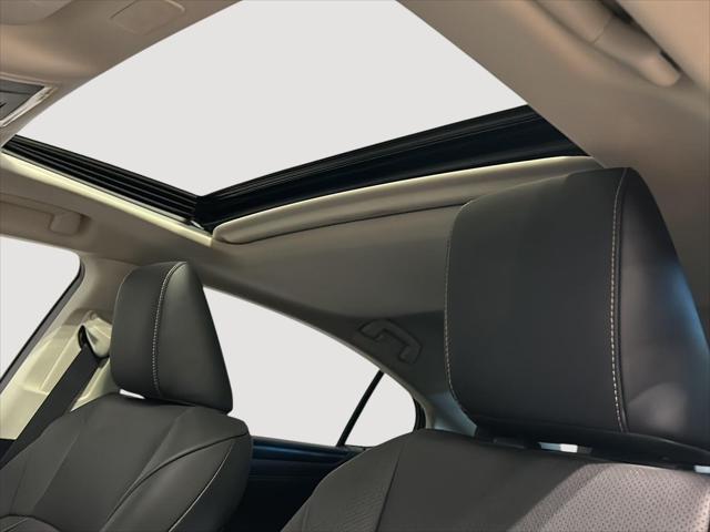 2025 Lexus ES 300h ES 300h