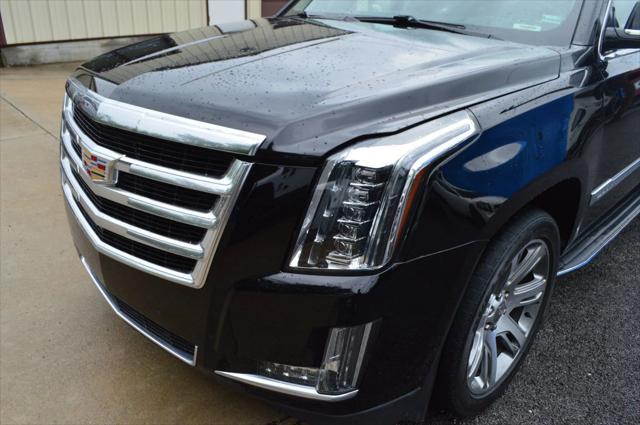 2016 Cadillac Escalade Luxury Collection