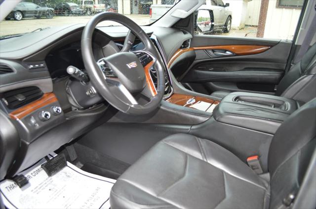 2016 Cadillac Escalade Luxury Collection