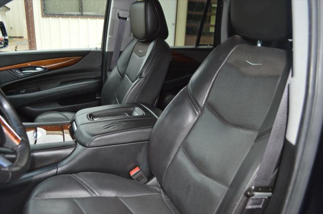 2016 Cadillac Escalade Luxury Collection