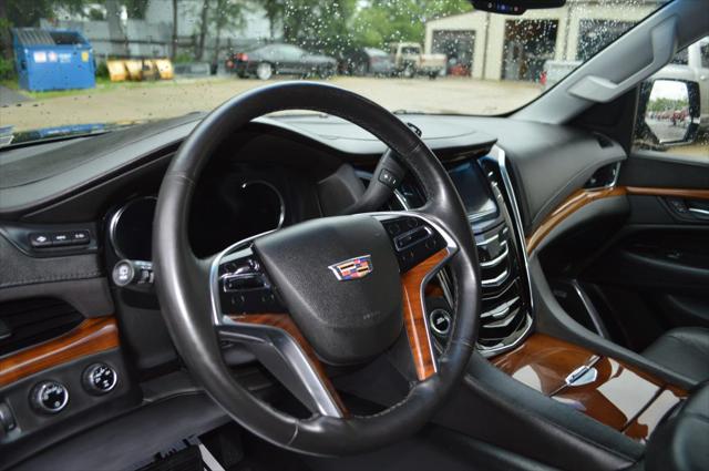 2016 Cadillac Escalade Luxury Collection